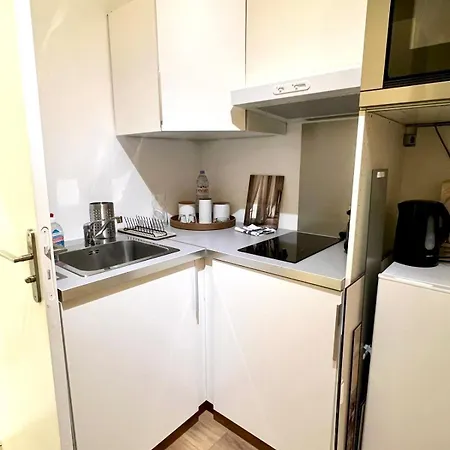 Eiffel Tower View アパート パリ