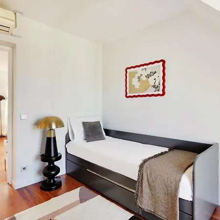 Eiffel Tower View パリ