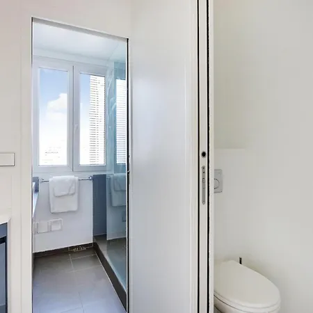 Eiffel Tower View - Time Right Apartment Paris