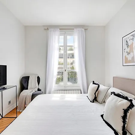 Apartment Eiffel Tower View - Time Right Paris