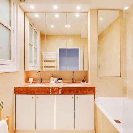 アパート Eiffel Tower View パリ