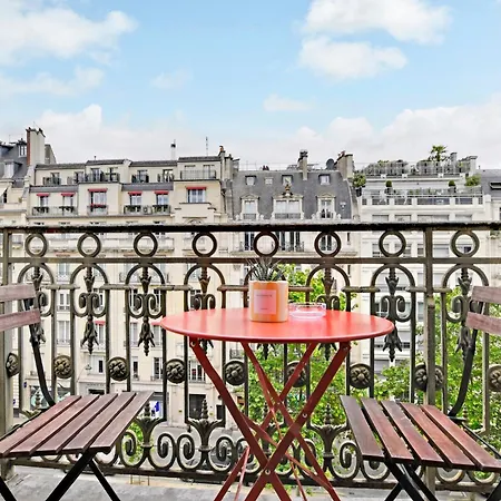 Eiffel Tower View - Time Right *