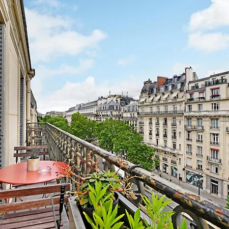 Eiffel Tower View - Time Right * Paris