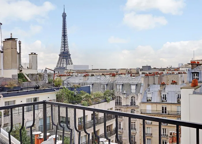 Apartament Eiffel Tower View Paryż