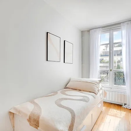 Eiffel Tower View * Paryż